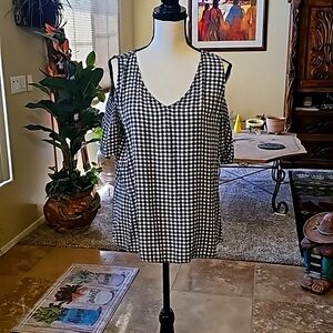 Blouse  checkered  pattern